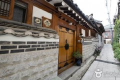 韩国旅游景点首尔塔，韩国标志性建筑物名称？